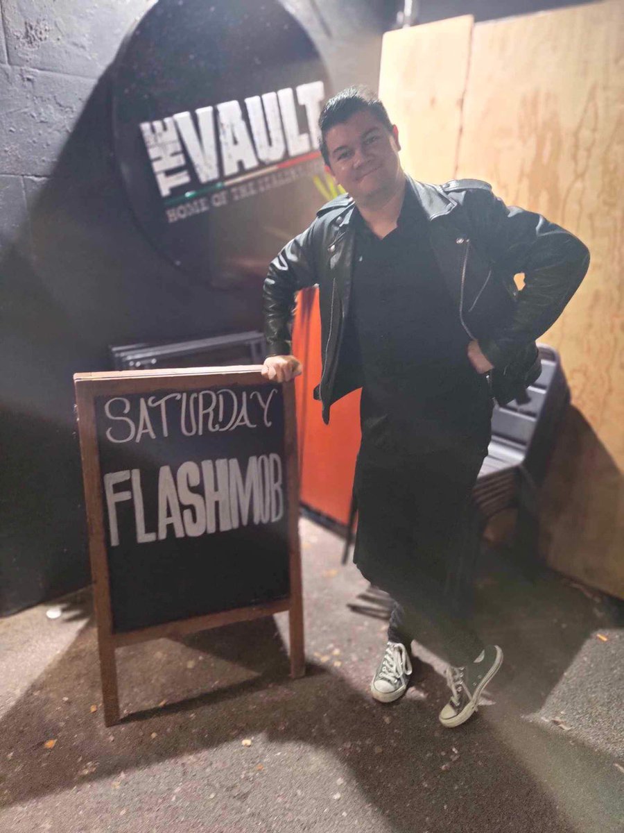 Anyone in Guernsey looking to get warmed up before NYE?

<a href="/FlashMobJsy/">FlashMob</a> is playing at the Vault tonight!

We’ll be live from 10pm. Free entry. Breda on tap. What more could you want?