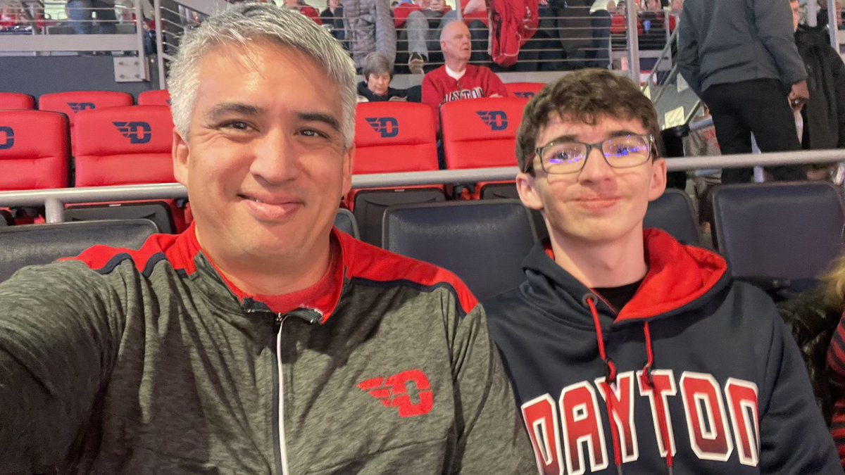 StephenA1999's tweet photo. Gooooooo UD!! #Dayton6th @AdamFromThe614 https://t.co/jEcS40KhNn