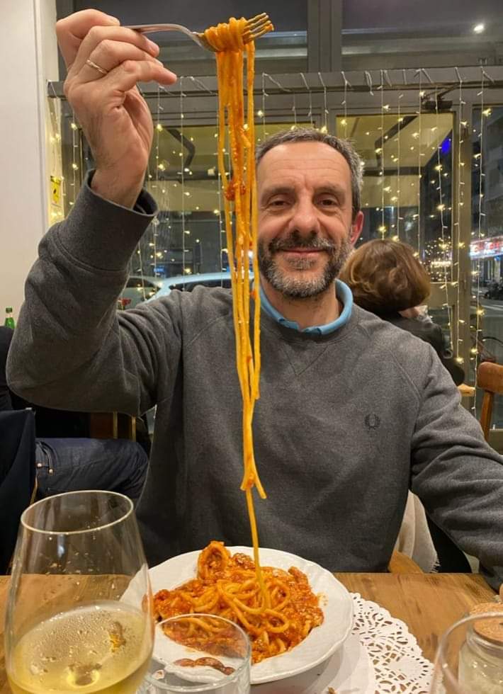Bailout request of an Amatriciana at notorious seafood Armare restaurant in Rome: the only way for the Principal Investigator of the ROMA (ROman food Meaningful Appraisal) trial! m.facebook.com/people/Armare-…
