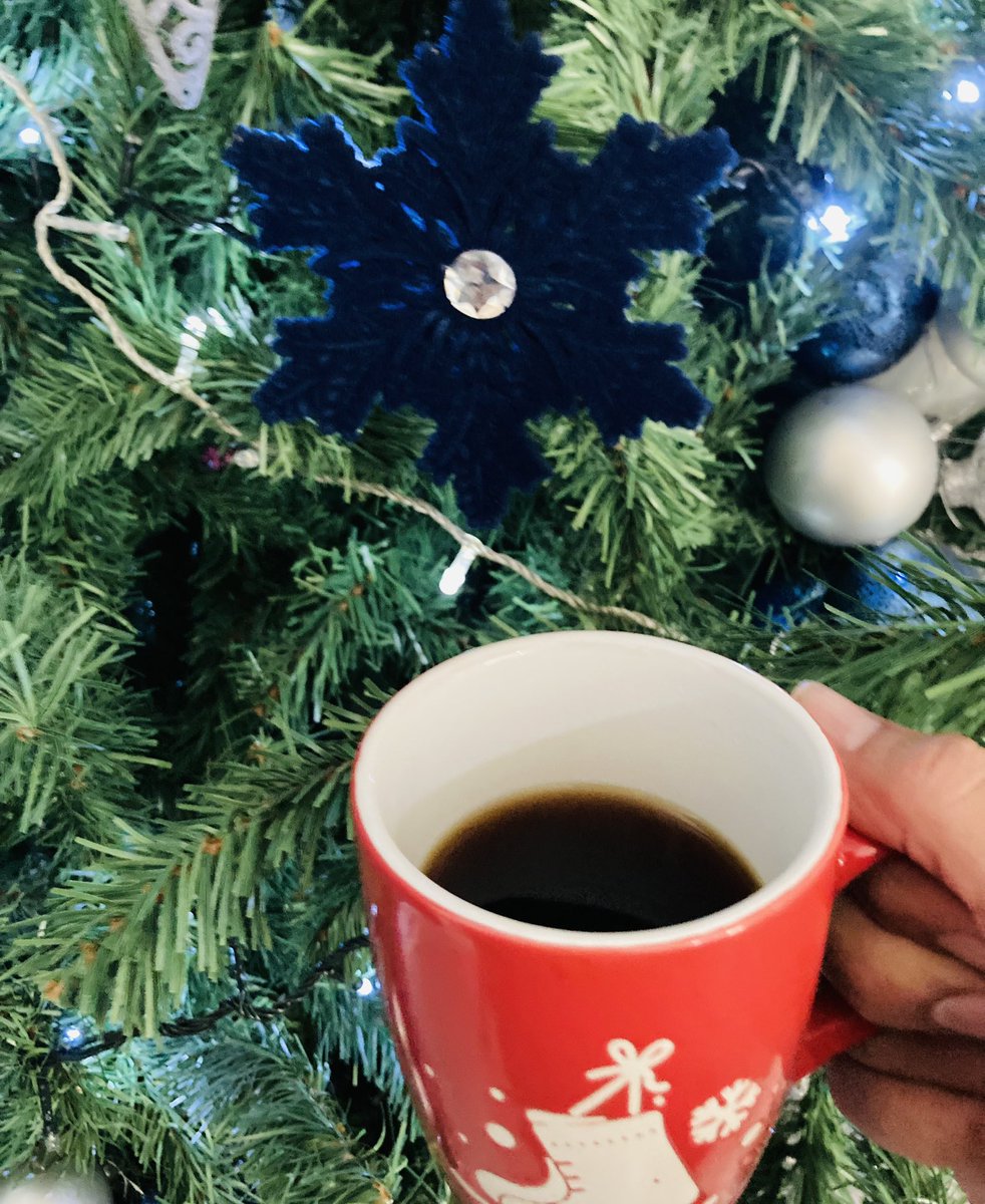 imDavidRA's tweet photo. Una taza de café y los últimos minutos del año van transcurriendo…
#Feliz2024 https://t.co/FOOmSVL4I2