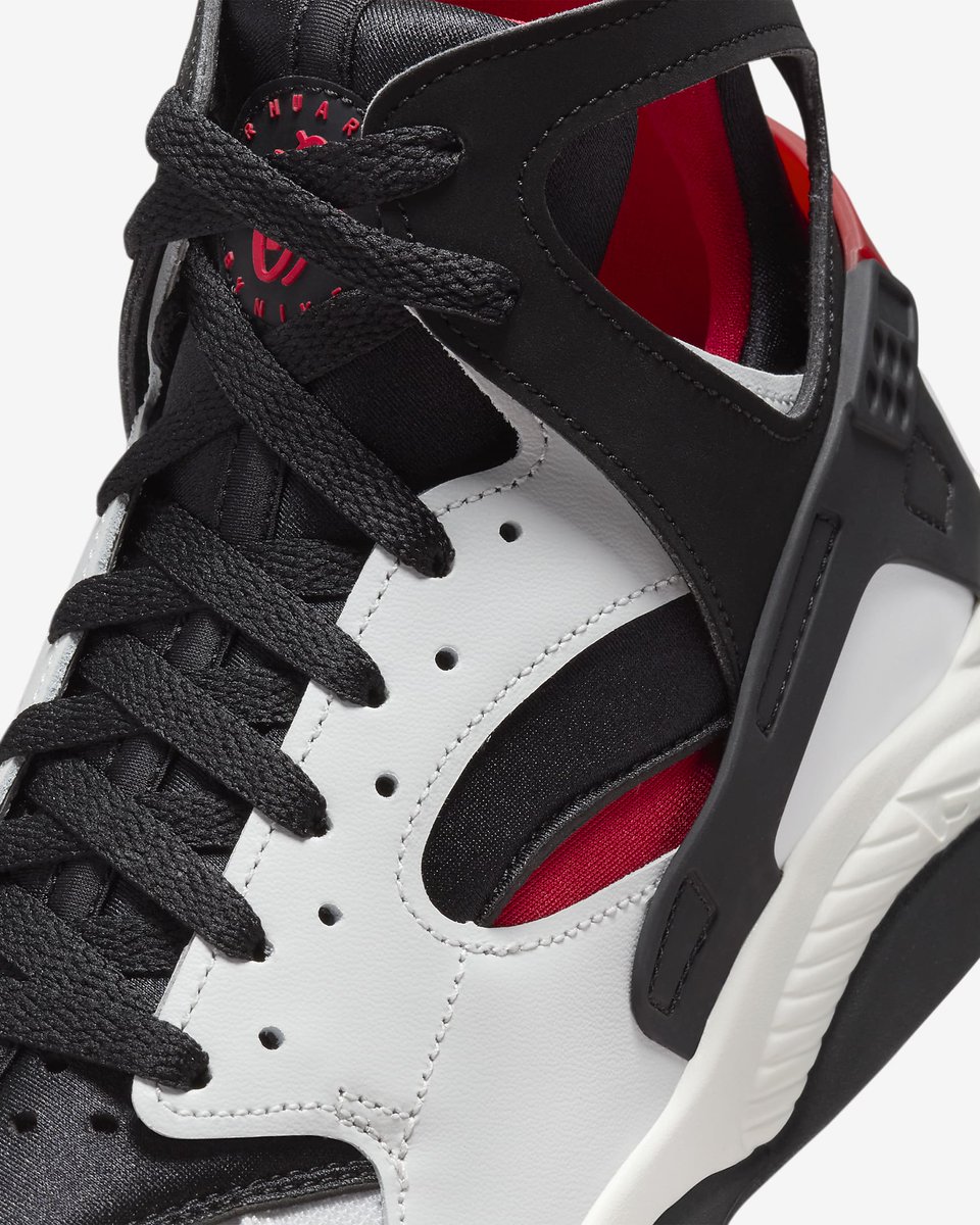 SOLELINKS's tweet photo. Ad: Nike Air Flight Huarache 'Sail/Black/Gym Red' dropped today via Nike US => https://t.co/6yA4UAe2Dw https://t.co/lXM8yej1ip