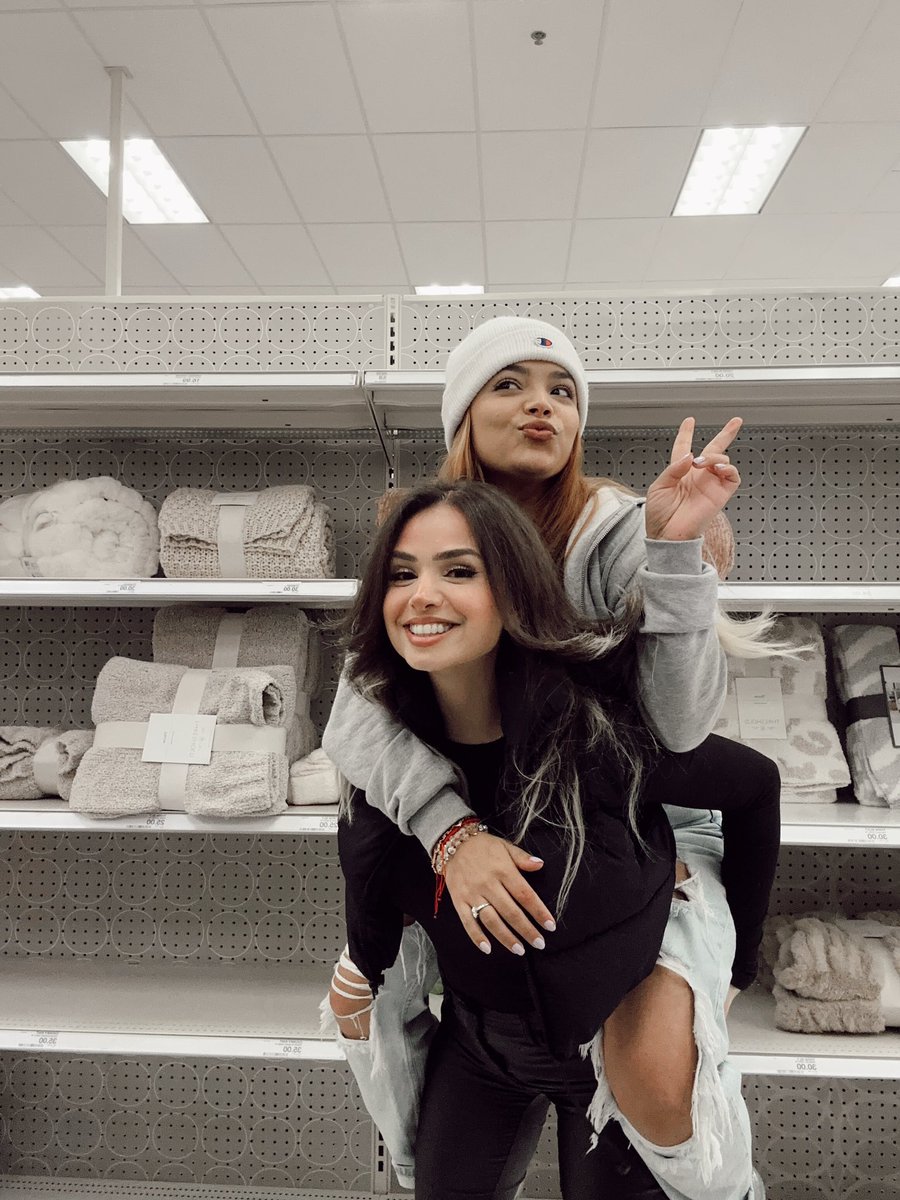 𝙼𝚊𝚢𝚢 ♡ tweet media