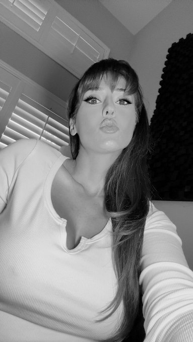 Positivity wins!!!! 😘 https://t.co/jhcRw1jwJ0<a href="/tag/cosplay"class="tags"><span>#cosplay</span></a><a href="/tag/halloween"class="tags"><span>#halloween</span></a>