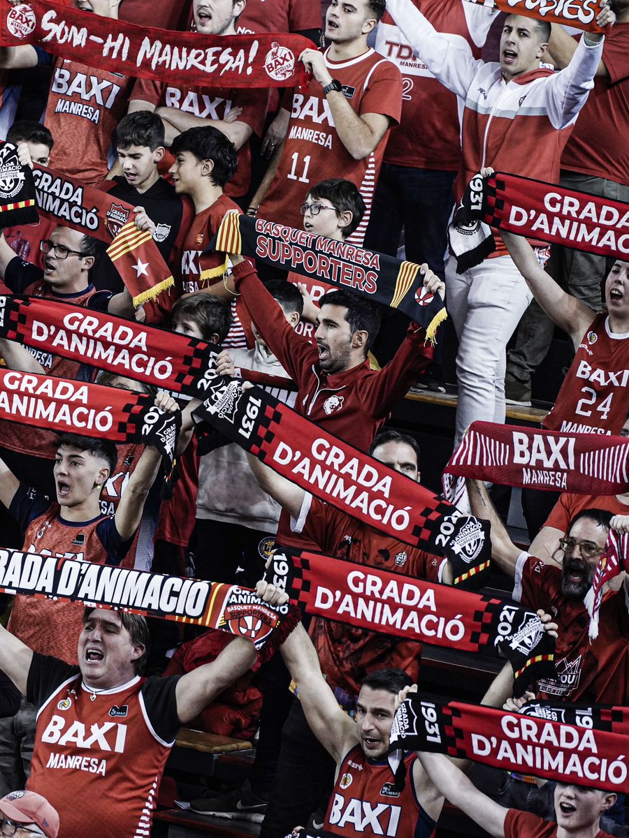 Una fotografia que transmet què és la Grada.

Unitat, Il.lusió, Passió i Orgull per uns colors 🔴🔴 

📸 Òscar Bayona