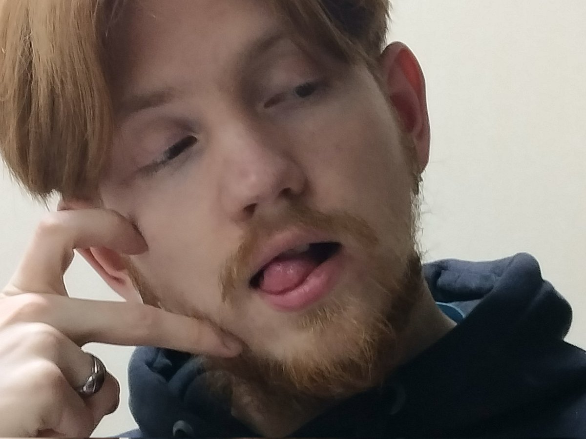 няшка на работе