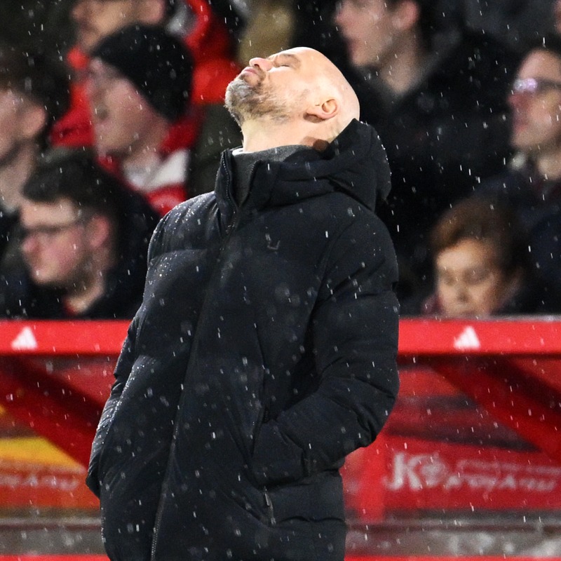 talkSPORT's tweet photo. Man Utd lose away to Nottingham Forest for the FIRST time in Premier League history #NFOMUN 

Live updates below 👇