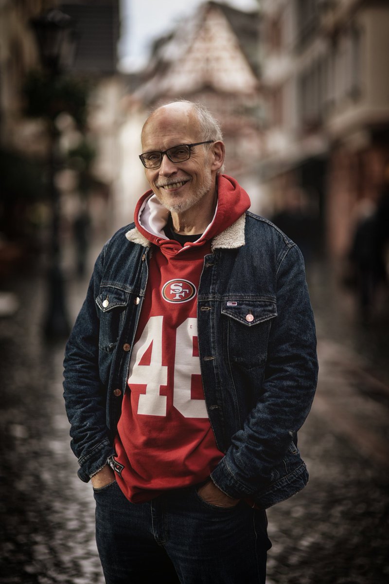 OfFiddler's tweet photo. Quizdoktor in Farbe

In Farbe und in Mainz (das man nur schemenhaft erkennen kann...) :

Der überaus sympathische @Quizdoktor Thomas Kinne .

#quizdoktor #GefragtGejagt #mainz #colourportrait #colour_portrait #portrait_colour #portraitcolour https://t.co/ekVDQYH2ow