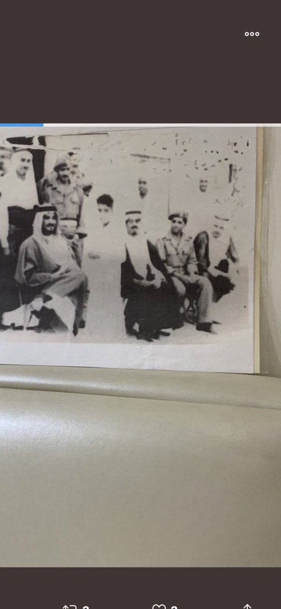 DrFAlali's tweet photo. @atawi1147 جزاكم الله خيرا  زار سموه رحمه الله مدرستي الابتدائية صباح الليلة التي القيت فيها كلمة بحفل أهالي مدينة ضباء والتقطت لي مع سموه هذه الصورة وكتب عليها بيده رحمه الله ابني الحبيب اتمني ان اراك جندياً محباً مدافعاً عن الوطن   لذلك التحقت بوزارة الدفاع وحصلت على الدكتوراه بتوجيهه https://t.co/jaxUqZ5EVG