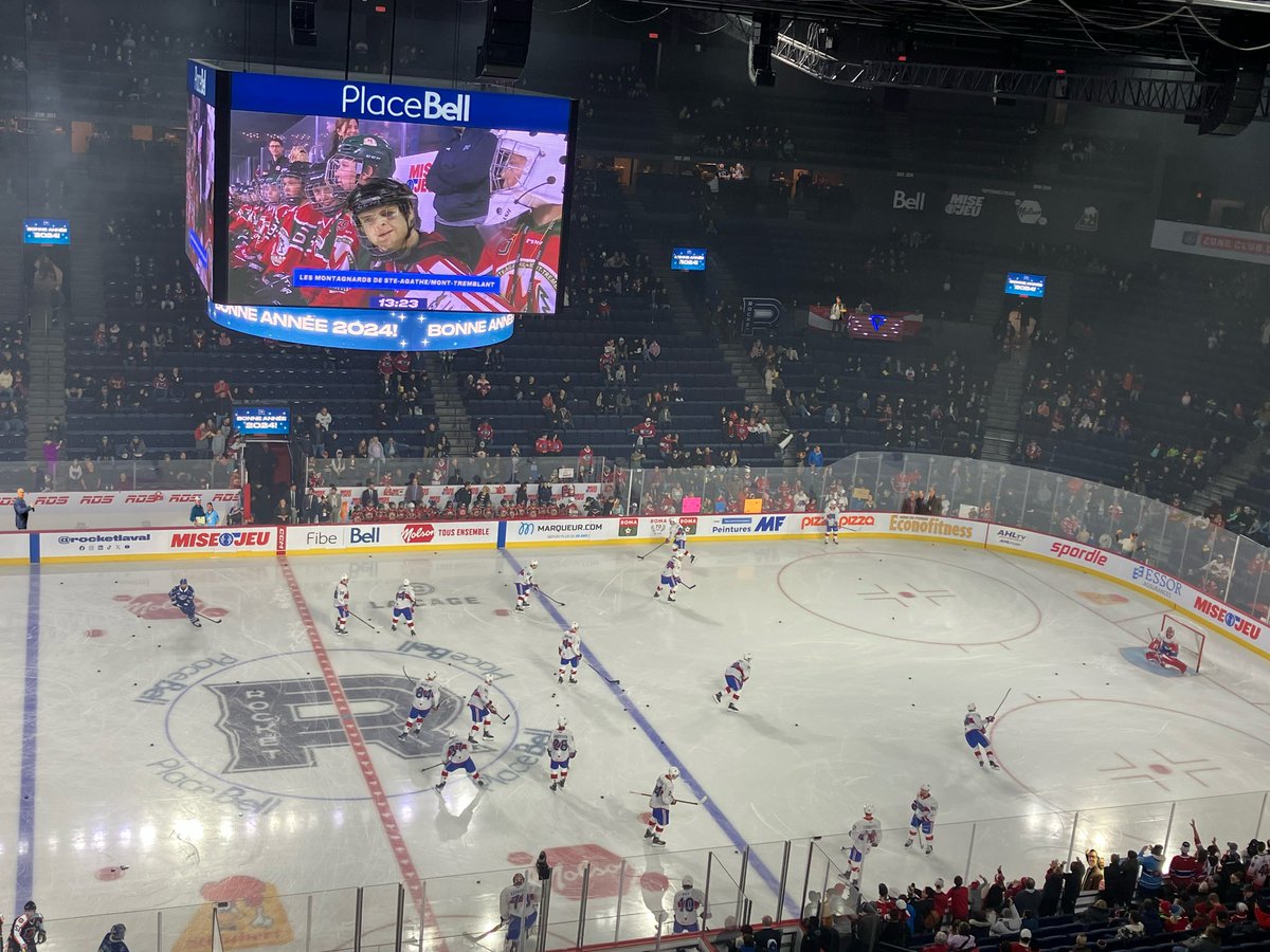 seanrcampbell's tweet photo. Working solo today #FlowBro
@RocketLaval vs @SyracuseCrunch 3pm on @TSN690
Can you find my friends?
@MitchyGallo
@jpoconnorMTL x2
@MikeKellyNHL
@Victor_Findlay
@gourmet_hockey
@amy13walsh
@Imstilljon
@NHL_AaronWard
Kevin and Sami
My son
Plus an NHL HOFer
#TuneIn https://t.co/EP2UEFYvJY