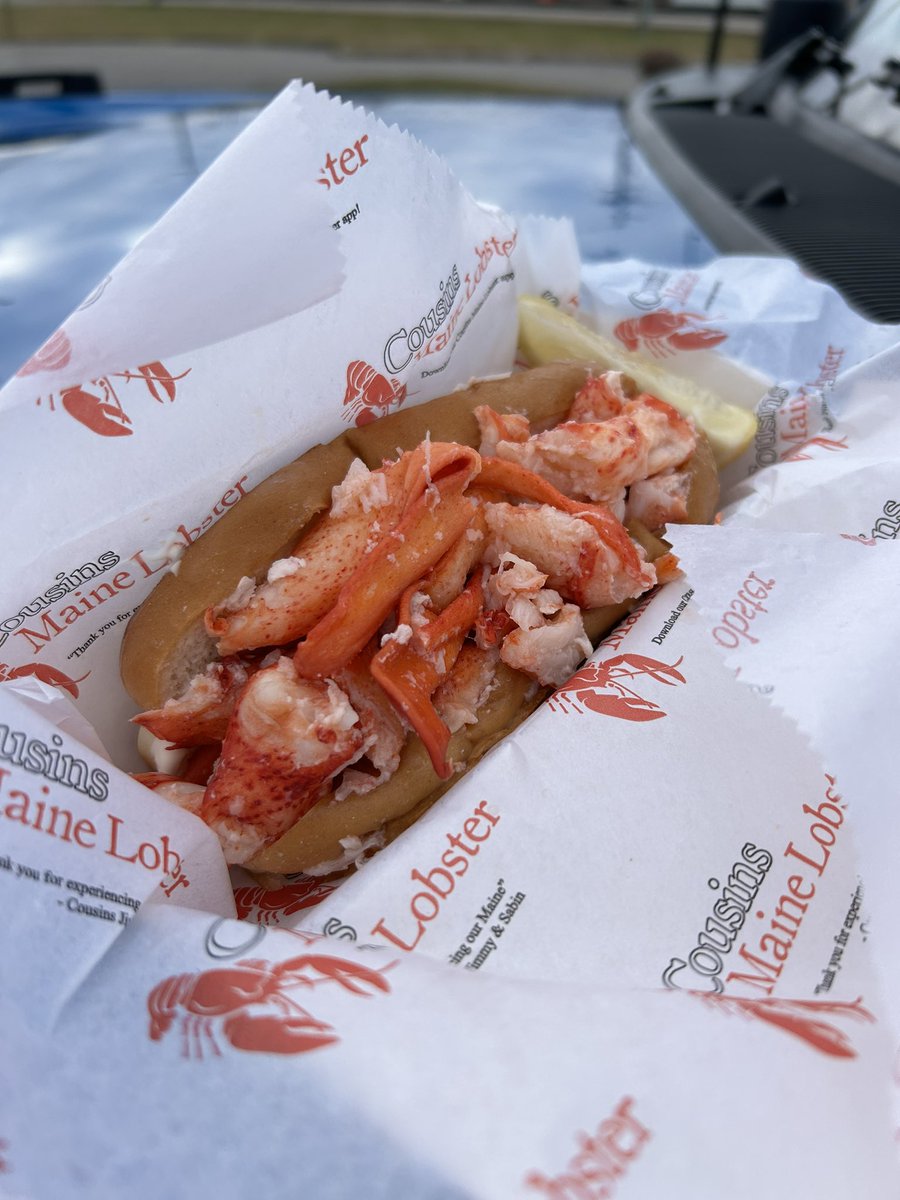 BenoreOfBarnes's tweet photo. Cousins Maine Lobster Food Truck is in Monroe on Dixie Hwy until 6pm. #warh https://t.co/jk9O9lOGHk