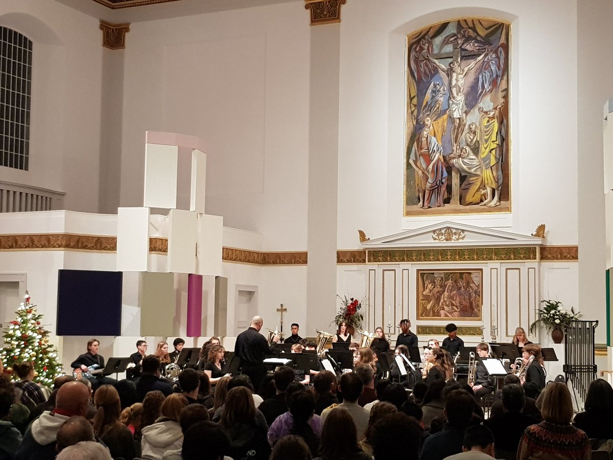 The Broad Run High School Wind Ensemble doing their thing <a href="/MrEBlanks/">Eric Blanks</a> @stjohnswaterloo @Lnydp