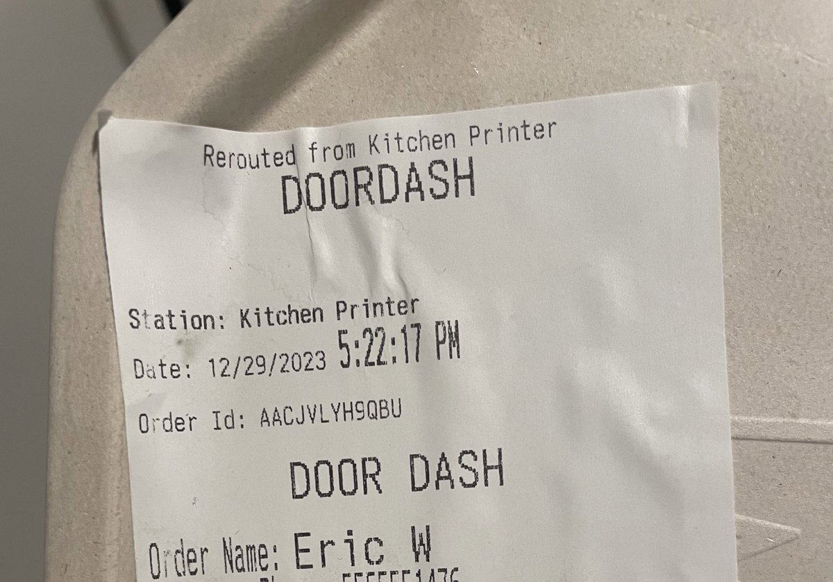 nohbodeee's tweet photo. @jaischtherook This was me yesterday Lolol 
Door Dash got me someone else’s order yesterday. 
Thought Eric W and Erick V look the same. https://t.co/aBfBfzW2Z9