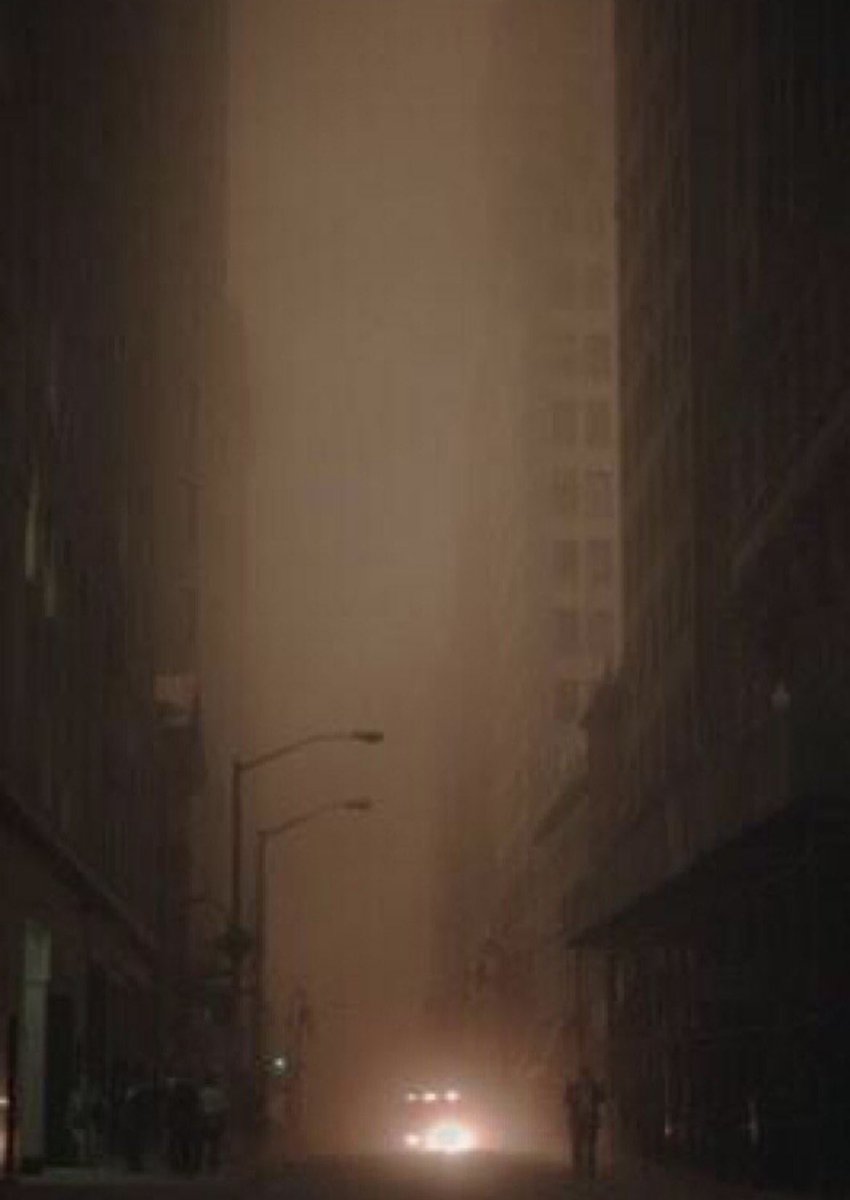 MorbidKnowledge's tweet photo. Picture taken at 11:30am on September 11th 2001, minutes after both towers collapsed. https://t.co/L9OlSg3CAC