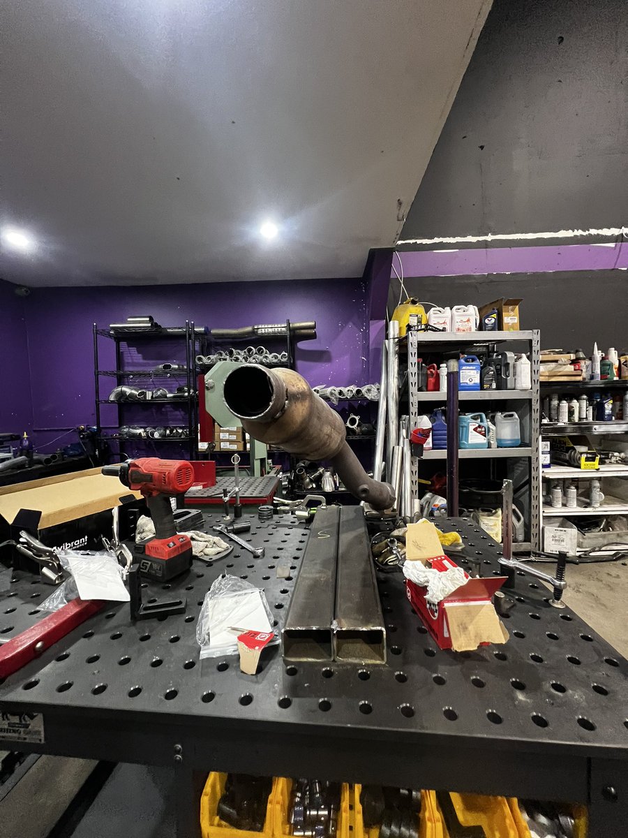 eni_yussuff's tweet image. 3.6 Chrysler / Dodge Racing headers. Cooking. We are building a jig before sending CAD drawing to our c&amp;amp;c machine for laser cutting and mandro bends.  #Fabricating
