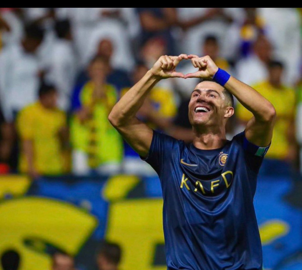 AmanBb60's tweet photo. الف الف مبروك الفوز لجماهير العالمي  💛💙💛💙
وتتوقف المتعه الكروية اربعين يوم بدونك يا #نصر 

 #النصر_التعاون https://t.co/cceGJ7uUO2