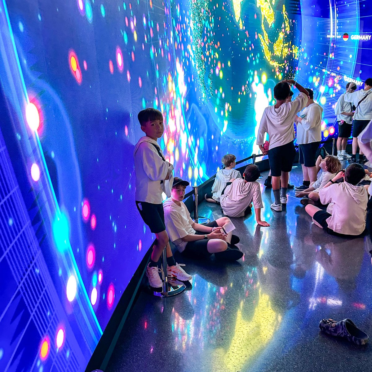 We just received a fantastic donation from another one of our friends of Libera, a dedicated group of donors who make tours to the US happen. Keep this up and we'll be forced to bring the boys back!

#oneworldtradecenter #newyork #libera #boyschoir #yearend #donations