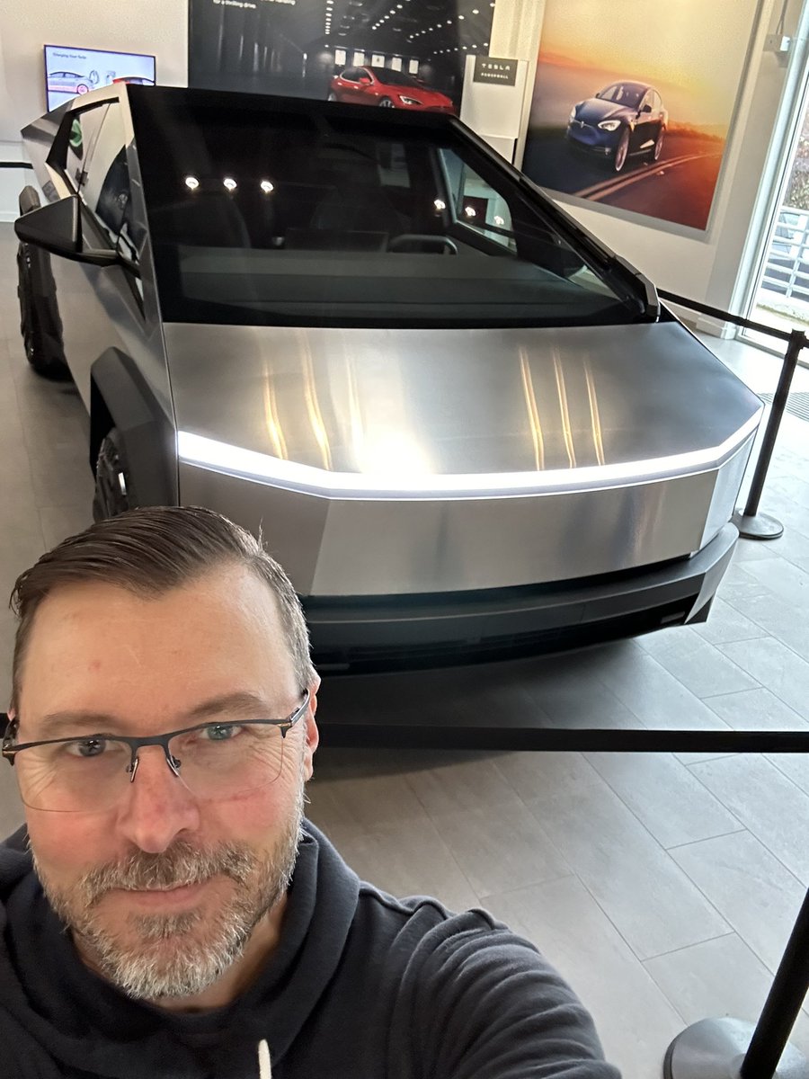tomgilman's tweet photo. Got to see the future today!   @cybertruck https://t.co/caa5IlnsWL