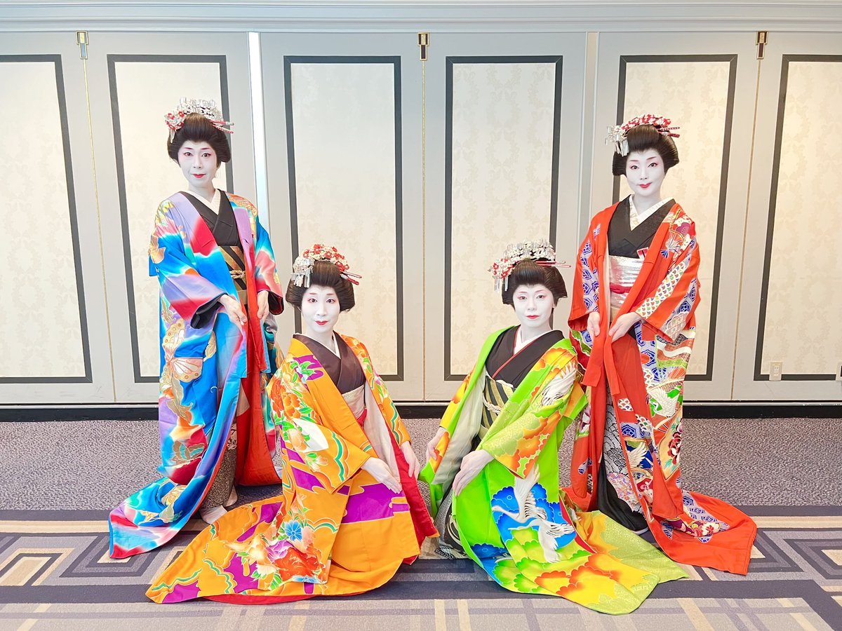mionoya4's tweet photo. 2023年も国内外に多くの日本舞踊ショー派遣させて頂きました。
2024年より飛躍の年に🐉

＃日本舞踊出張派遣 #日本舞踊ショー #芸者パフォーマン
ス #舞妓ショー #美尾屋
#geisha #maiko #saudi #anime
出演依頼
mionoya4@gmail.com
HP https://t.co/RvXfpvlplH https://t.co/OjU6ke1K3A