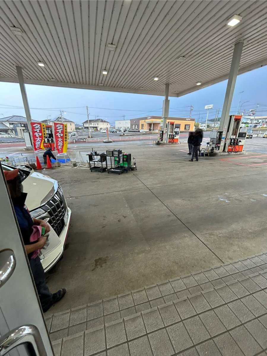 今年もやってます🚗 毎年恒例の洗車のバイト🧼 洗って欲しい人連絡くださーい🙆‍♂️