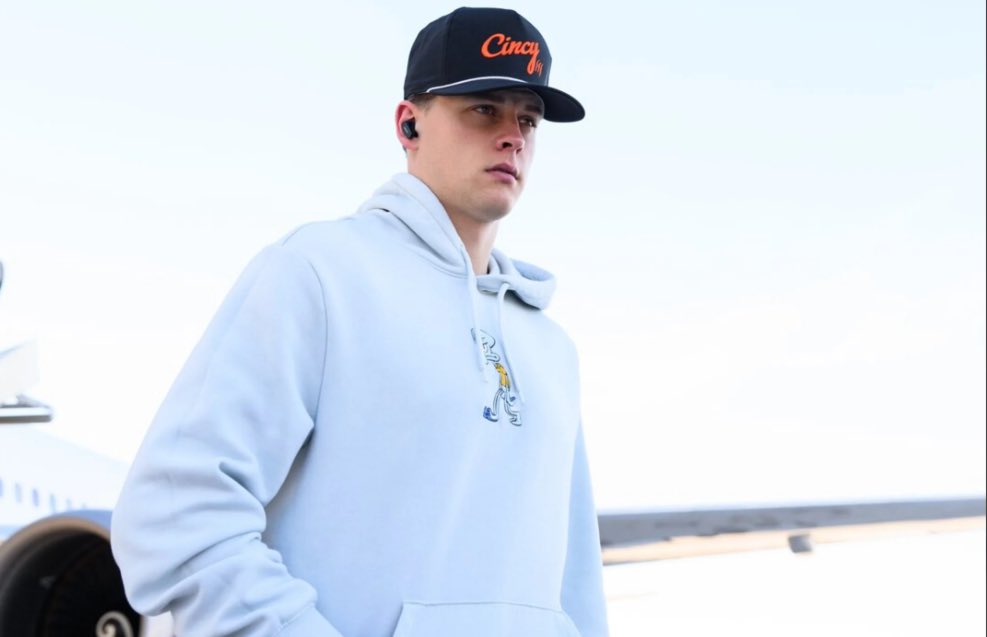 Looking good <a href="/JoeyB/">Joey Burrow</a> 

😱🥹😍🙌

📸: <a href="/Bengals/">Cincinnati Bengals</a>
