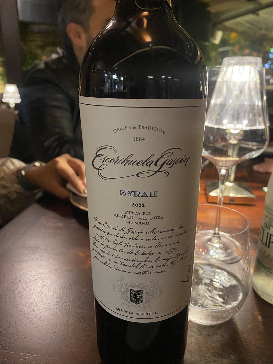 chopsueyfc's tweet image. Some 🇦🇷 wine to kick off the weekend. Fuck WL and fuck WW.