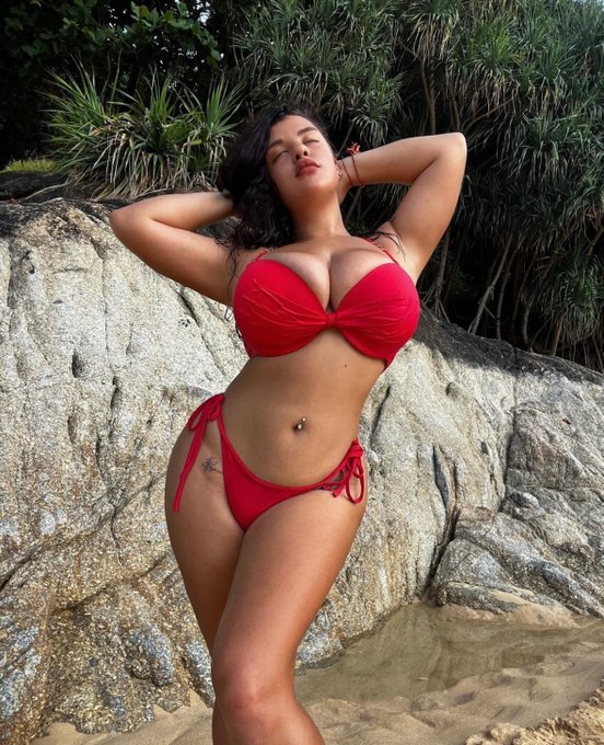 Let's go swimming? https://t.co/wXxbbPsnog