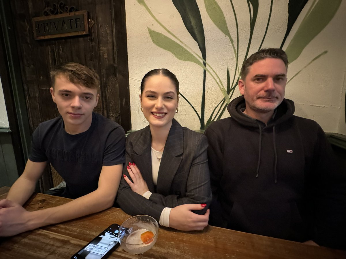 Helen Robinson tweet media