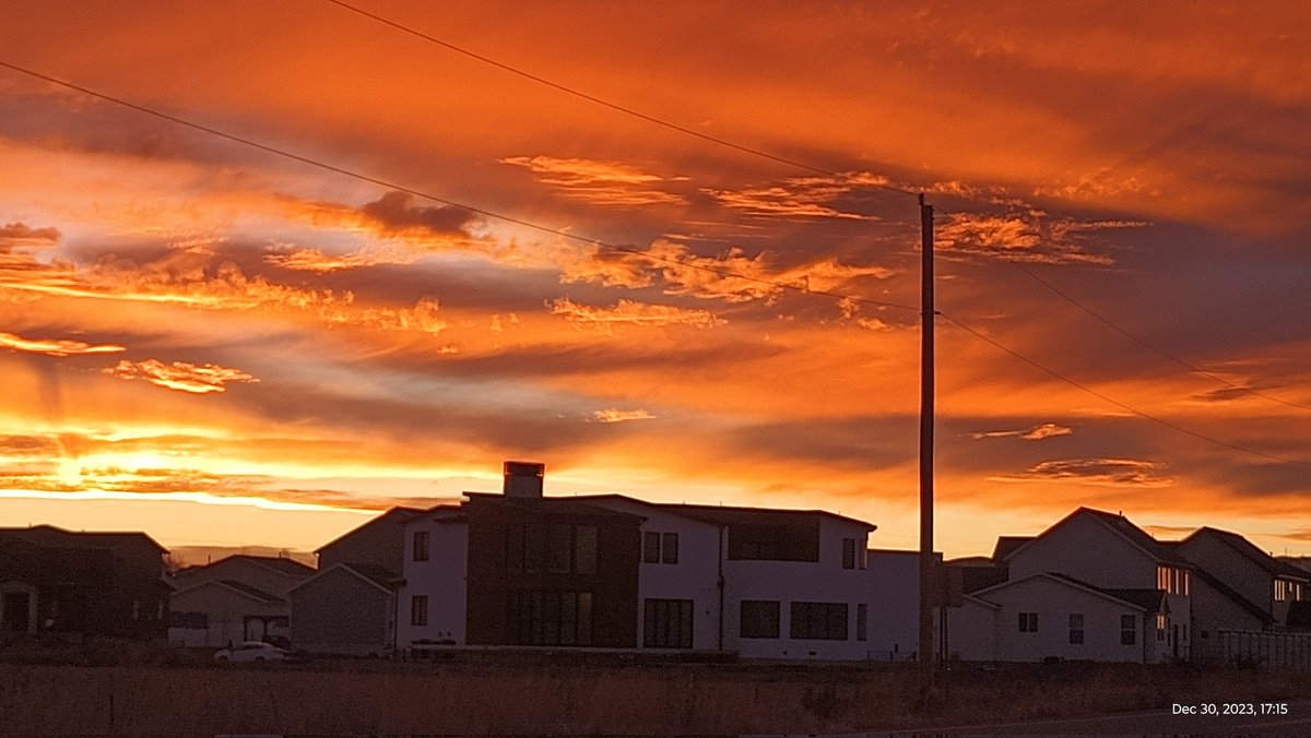 KuernoDeChivo's tweet image. Dropping off my kiddos, had to pull over in a random hood in #Mapleton #Utah to snap a pic.