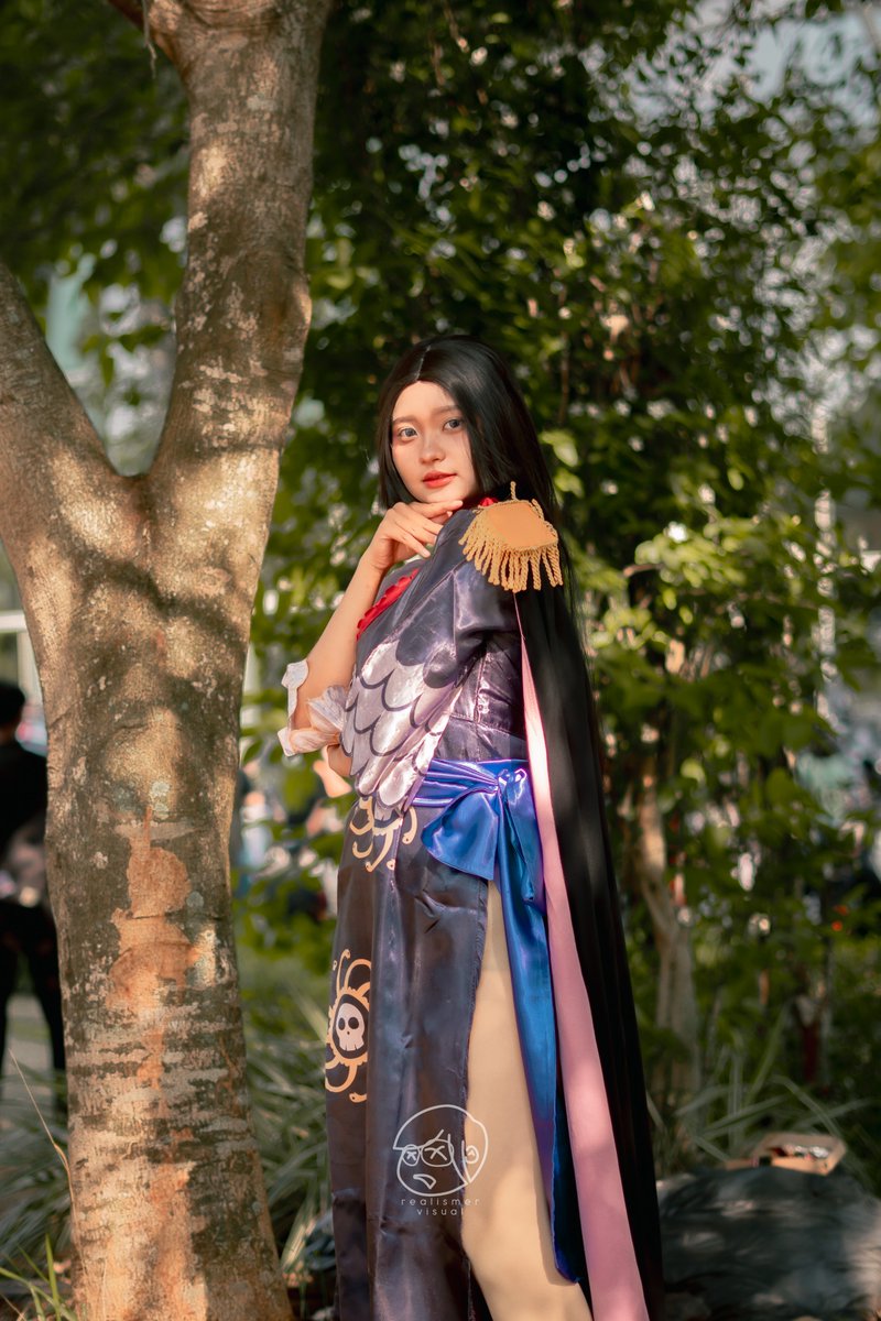 Pikirinlah's tweet photo. stare..
#Comifuro17 #cosplay #RvPhoto #Onepiece https://t.co/A0vkaiblsm