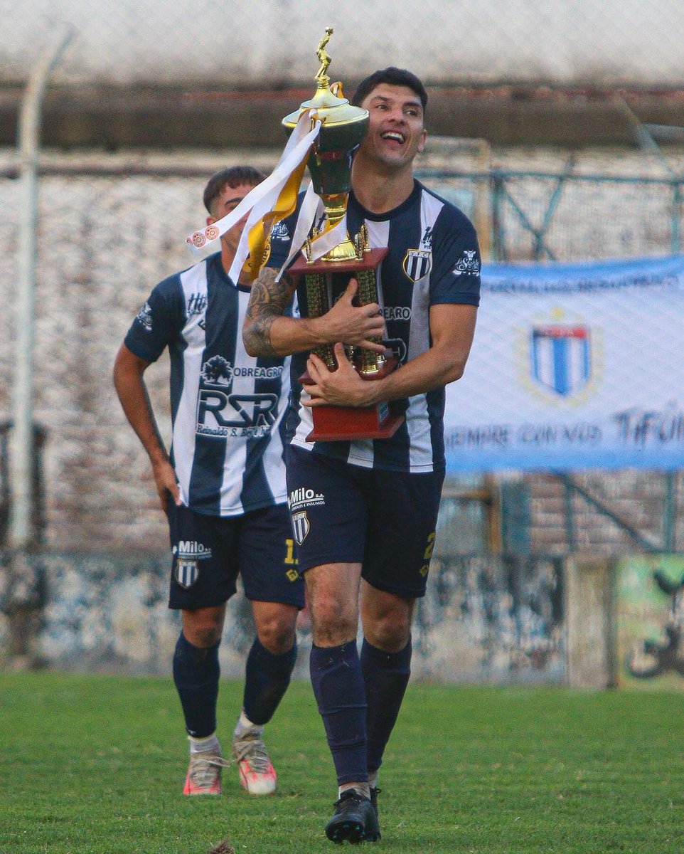 𝙉𝙄𝘾𝙊 𝙀𝙏𝙀𝙍𝙉𝙊 ♾️

Otra en el patio de casa 🏆😎