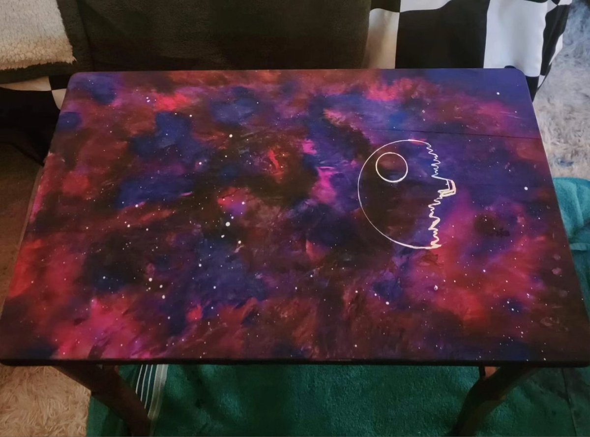 Taeis_367378's tweet photo. Painted this table.
#starwars #painting #unicornspit #refurbishingfurniture https://t.co/sbRdvYKAT5