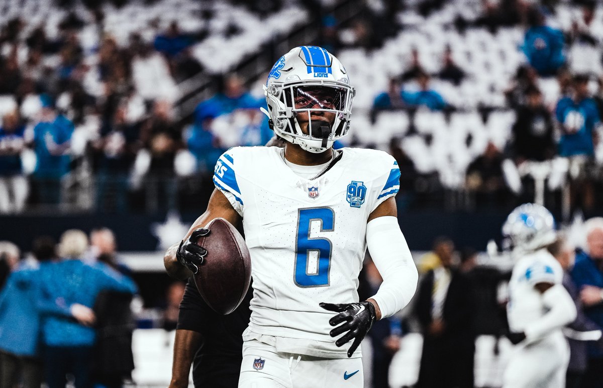 .@Lions S @Ifeatu_Mel has produced 2.0 sacks and 2 INTs over the last two games. The only other Lion to produce 2.0 sacks and 2 INTs in any two-game span was LB Jimmy Williams in 1989. #OnePride