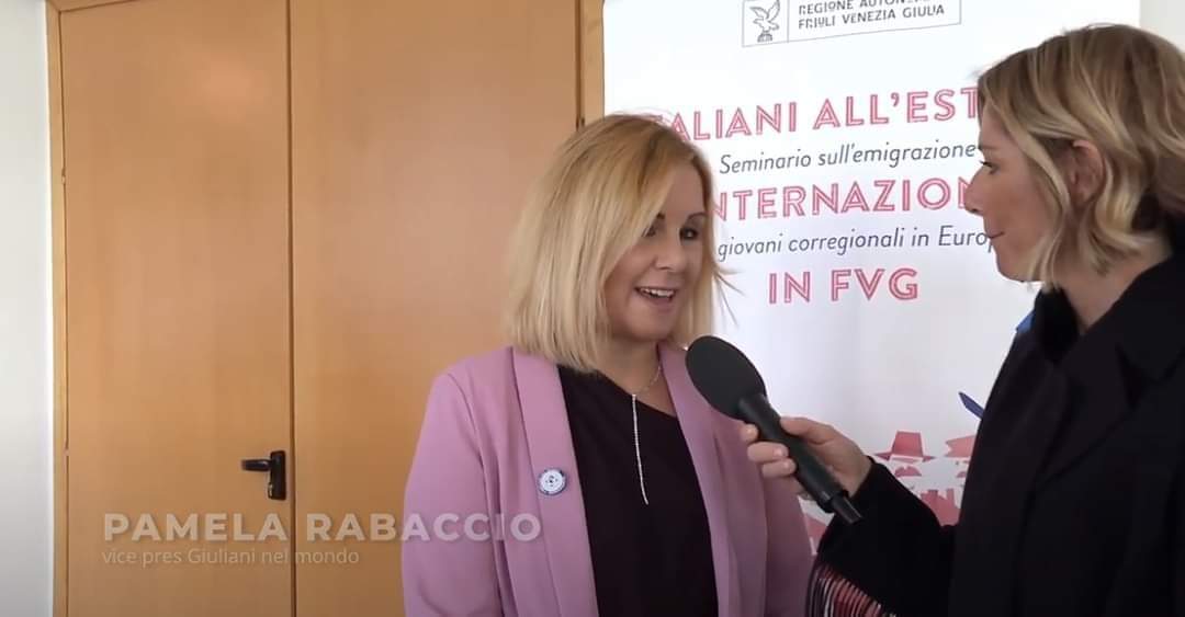 pamandalexia's tweet photo. Il 21 dicembre si è svolto a #Udine il II Incontro Rete giovani emigranti del #FVG in Europa dove si è parlato di MOBILITA' INTERNAZIONALE.
Potete approfondire il tema al link in fondo, grazie al servizio di Giorgia Bortolossi a cura di Udinese TV
https://t.co/7QnNZxYaxP https://t.co/cN2VGhfeND