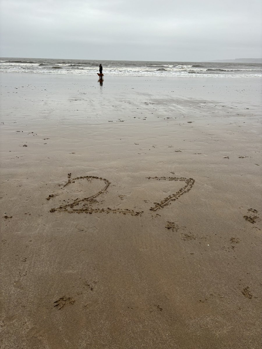 Cheers to being 27 🎉🍾 #seasidebirthday