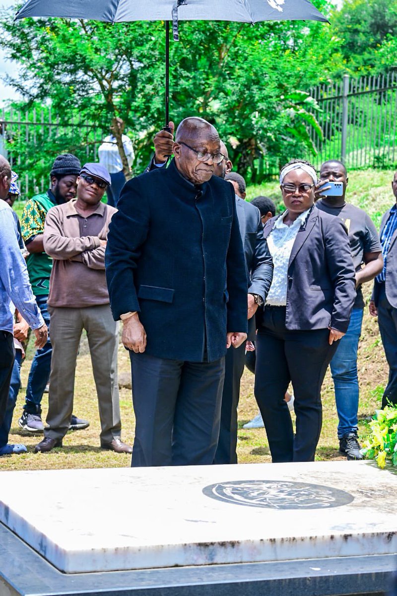 President Zuma Today Honoured The Request And Invitation Of The Mabidah Family To Celebrate The Centenary Of Commander Moses Mabidah …

ALUTA CONTINUA ✊🏽!

#VoteMK2024