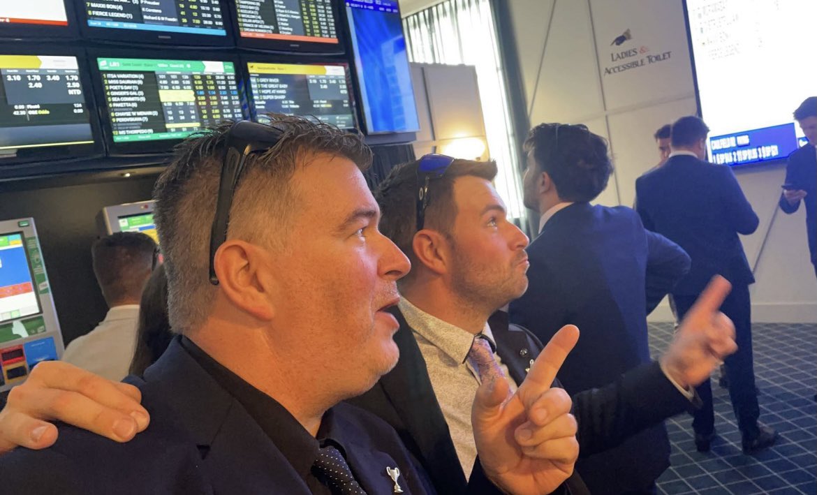 TracksideTrav's tweet image. HAPPY NYE PUNTING LEGENDS
🏇💪🏇💪🏇💪🏇💪🏇💪🏇💪
Have a great day today/tonight and let’s launch into 2024🥳