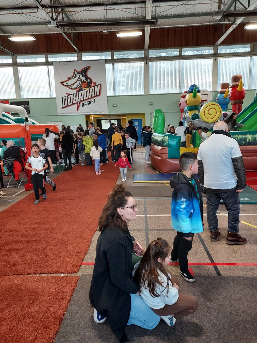 Énormément de monde à l’ouverture du parc attraction municipale au gymnase Michel Audiard.

Belle ambiance avec les parents et les enfants qui sont ravis et peuvent bénéficier l’acces gratuitement. 

Félicitations à tous les bénévoles investis pour cette animation intérêt général