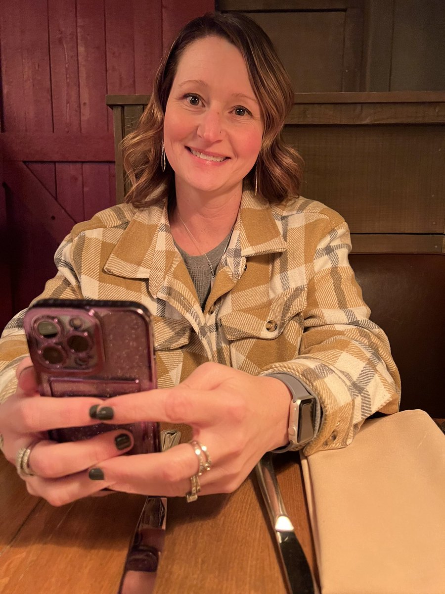 ChiefPelletier's tweet photo. My Beautiful wife and I out for an official date!  I love you Ashley!! https://t.co/f2BsPEvTzg
