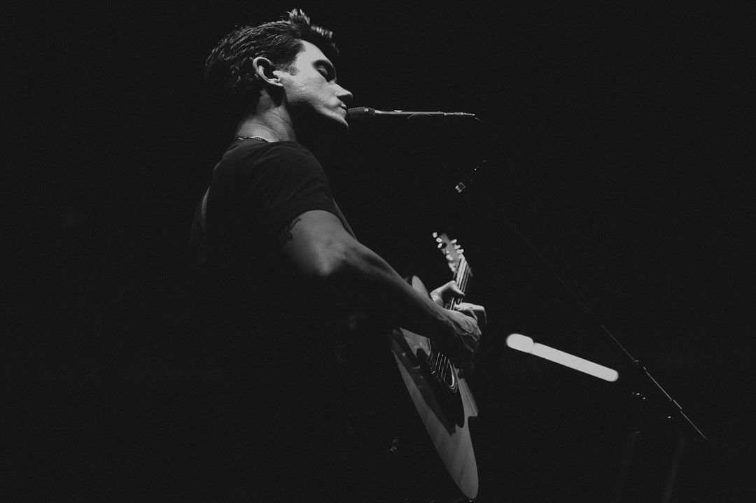 JohnMayer's tweet photo. Blue Note, Tokyo - Night 1 (12/29) https://t.co/rl3ePQfCis