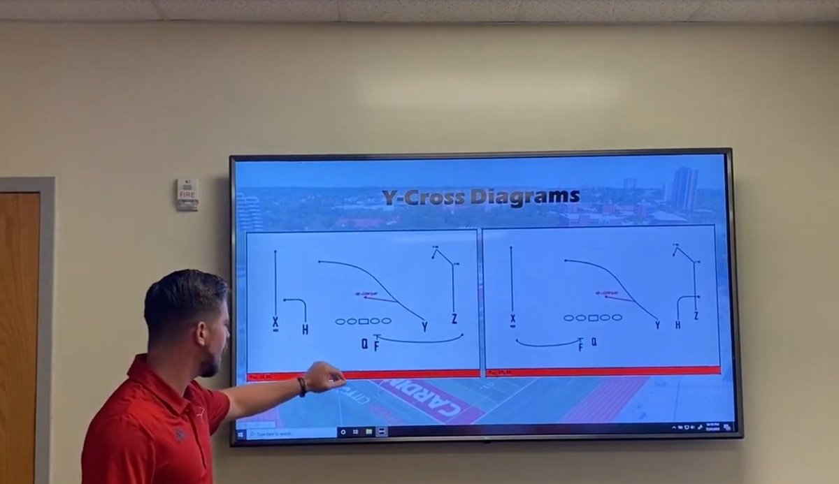 CoachZBirdwell's tweet image. Talking another Air Raid staple tonight.. Y Cross

🚨 Remember, Saturday nights in the offseason are for full videos (Clinics, All-22, Drill tapes). When you see the "➡️ DM" at the bottom of the tweet, like/retweet &amp;amp; shoot me a DM &amp;amp; I'll send you the full video.