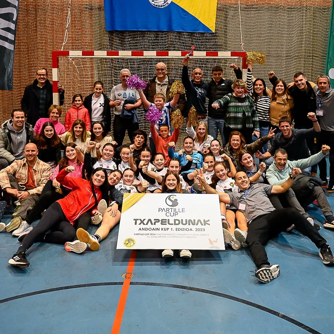 #Andoain <a href="/leizaranekk/">CDB Leizaran EKK</a> - k txapelketa bikaina antolatu du. <a href="/zkeskubaloia/">Zarauzko Eskubaloia</a> izan da txapelduna, <a href="/atlbasauri/">Atlbasauri balonmano</a> finalean gaindituta