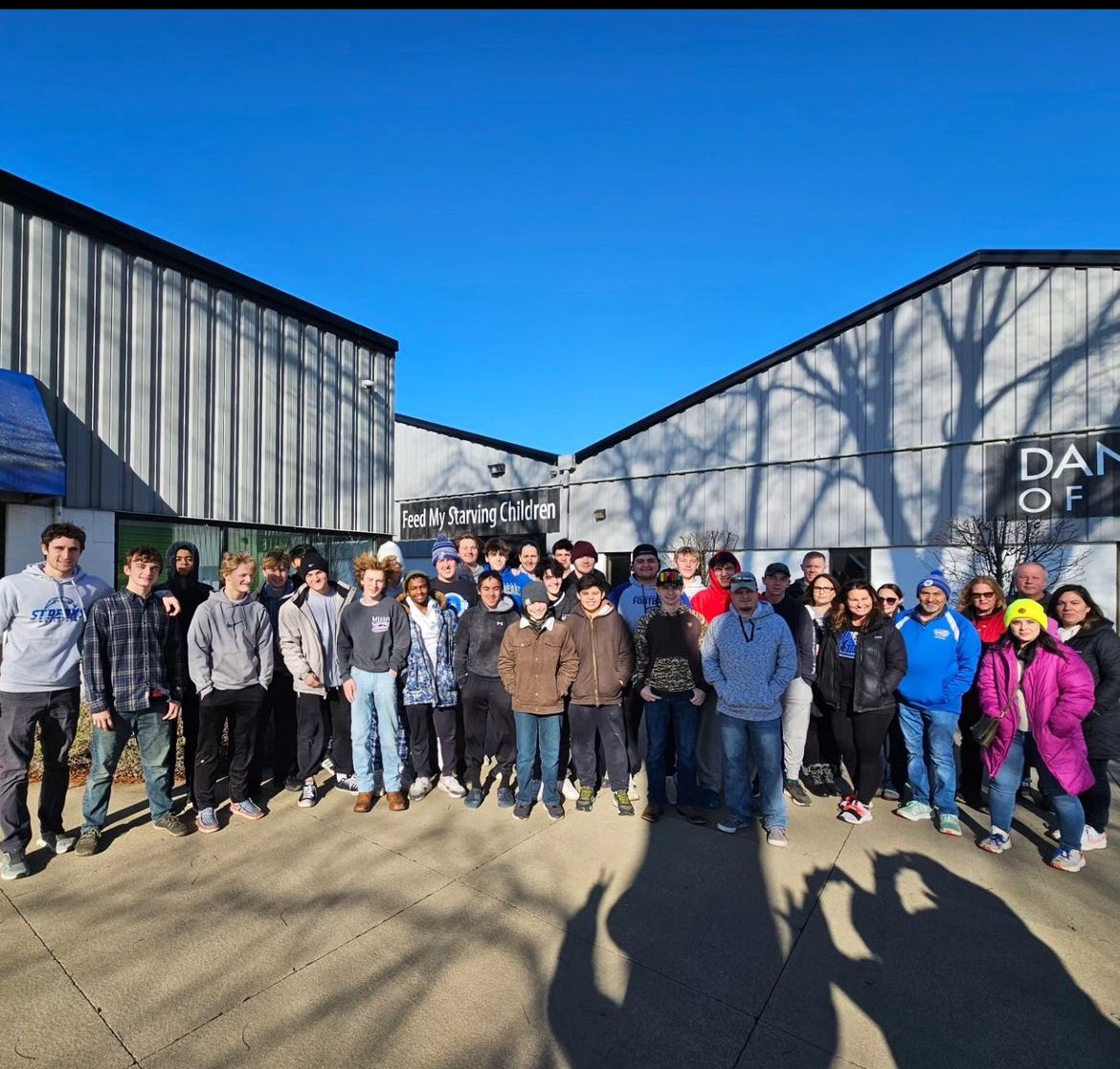 EFlannery1656's tweet photo. Today My wrestling team and I went and did some community service today at FEEDING MY STARVING CHILDREN!! Had a great time and I am glad to help people out that are in need of this!!! https://t.co/scjvEyZhge