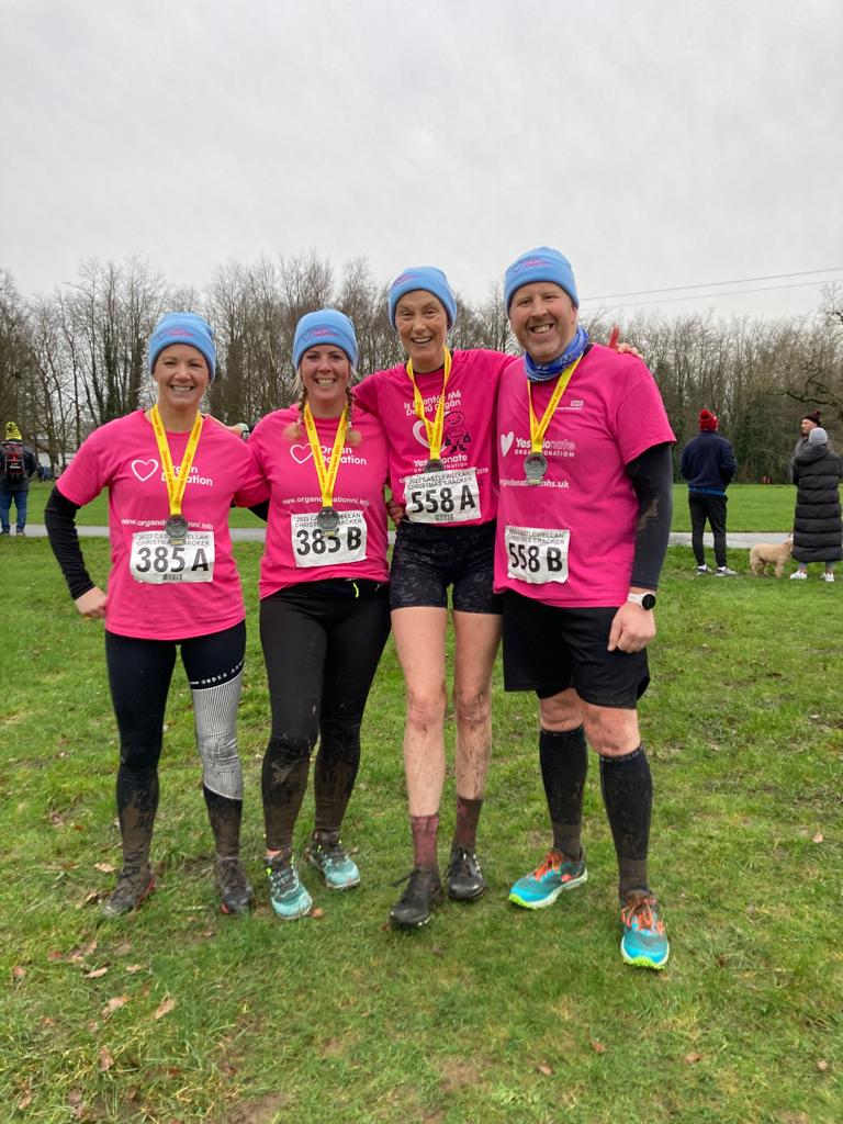 The 'before' and 'after' pics from the Castlewellan Christmas Cracker run 2023 today with 2 kidney recipients and a living donor in the mix among our representatives, giving a shout out to @OrganDonationNI along the way.