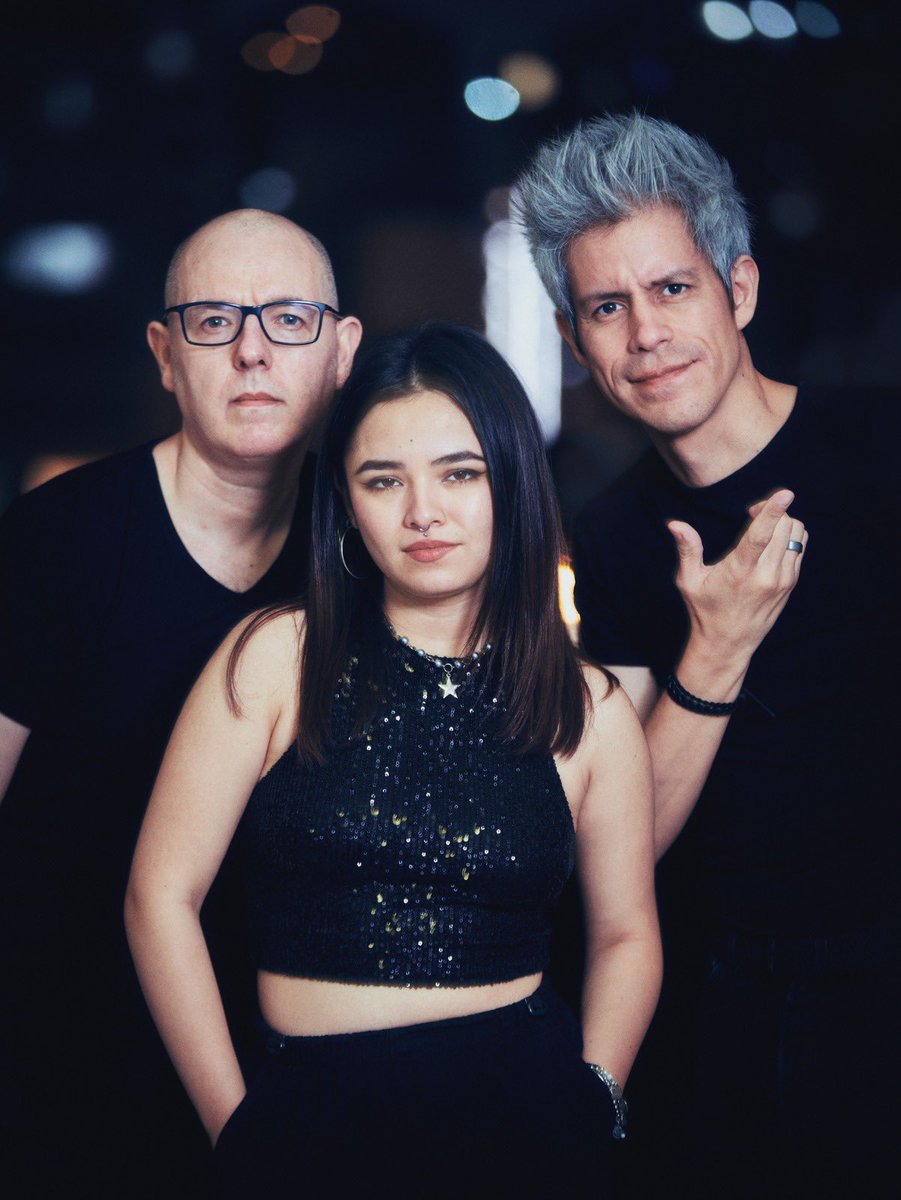 “Ambos colaborando para ofrecernos esta canción llena de melancolía en donde nos hablan, a través de imágenes sonoras, de la ausencia.”

Blanca Segura (Puente Sonoro – CDMX, Lima)