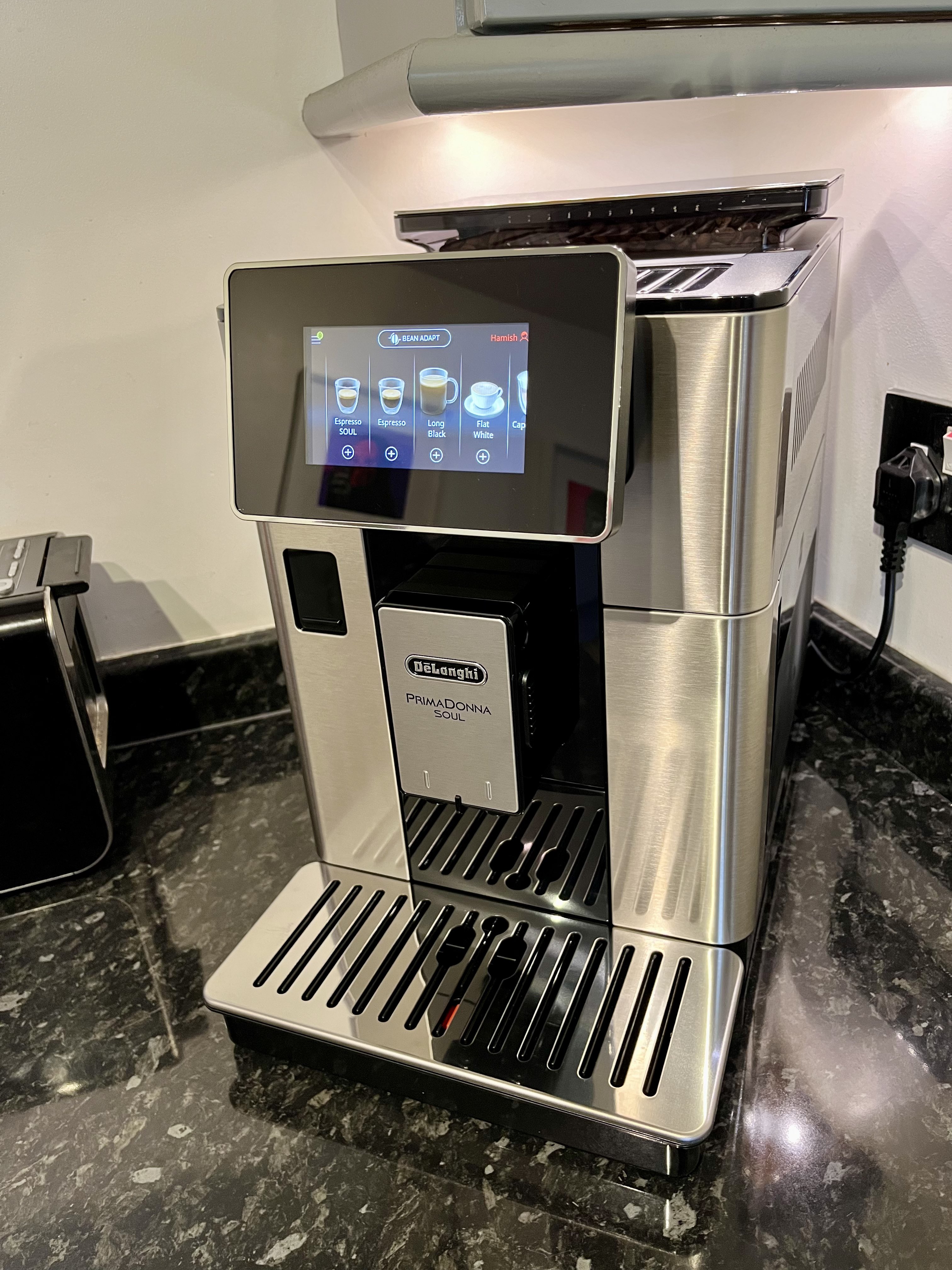 DeLonghi PrimaDonna Soul ECAM 610.55.SB coffee machine,free shipping  Worldwide