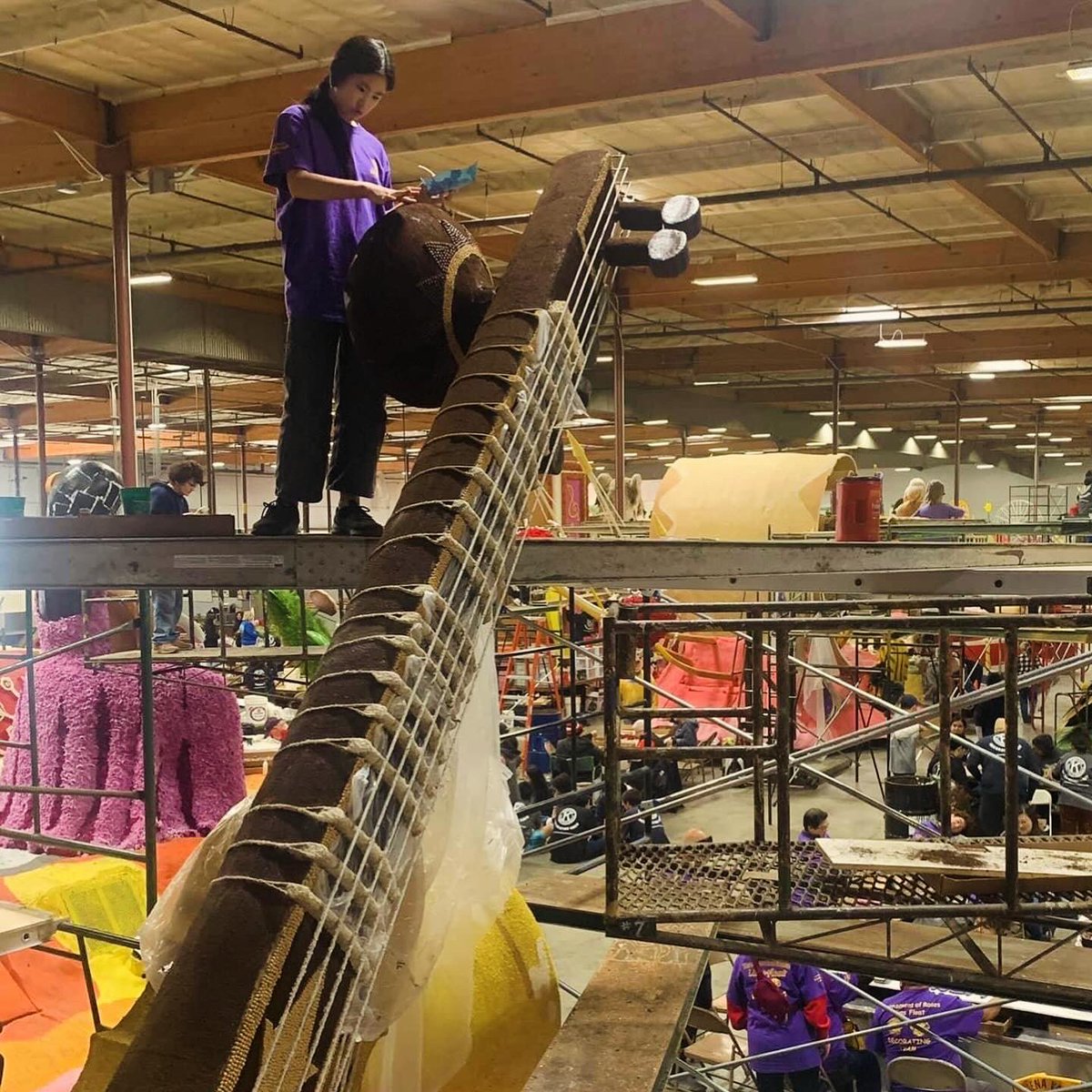 LionsFloat's tweet photo. Float decorating continues as we get ready for the rose parade January 1 just a few days away! Huge thank you to all the volunteers for making the Lions float beautiful! https://t.co/GKnGgaE8u2