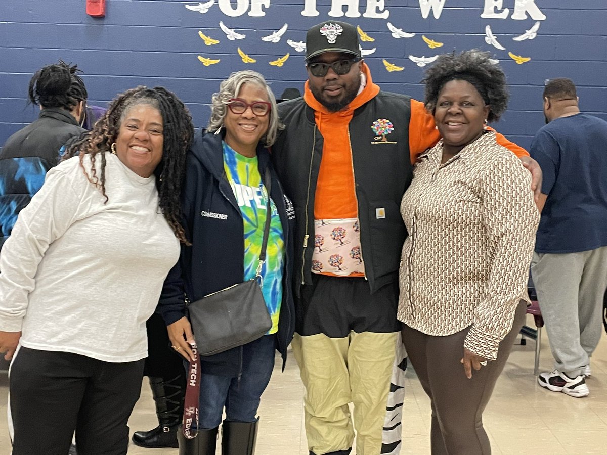 Dr. Alice Holloway Young School of Excellence tweet media