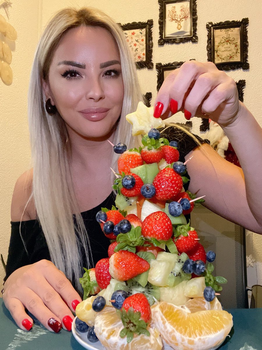 İnternette her gördüğünü yap Fatoş. Hiç kusur kalma 🎄