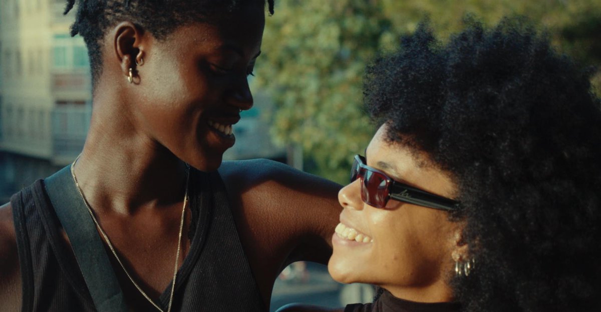 JasenV19's tweet image. Alba Cros y Nora Haddad viajan por Catalunya para tejer en #Alteritats un mapa intergeneracional y multicultural de la identidad LGTBI; y en especial, reivindicando la libertad de ser lesbiana fuera de las imposiciones del patriarcado y de los propios colectivos. ⭐⭐⭐ 6/10