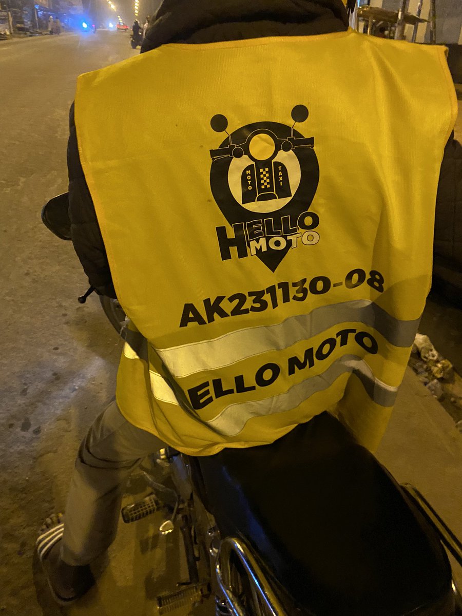 pacomadingrah's tweet photo. Après avoir Utilisé #Safemotor et #Safeboda en Afrique de l’Est je suis heureux de voir à #Bouake #HelloMoto 😊😊😊 Belle première expérience en tout cas !! https://t.co/A7MN8BIcgC